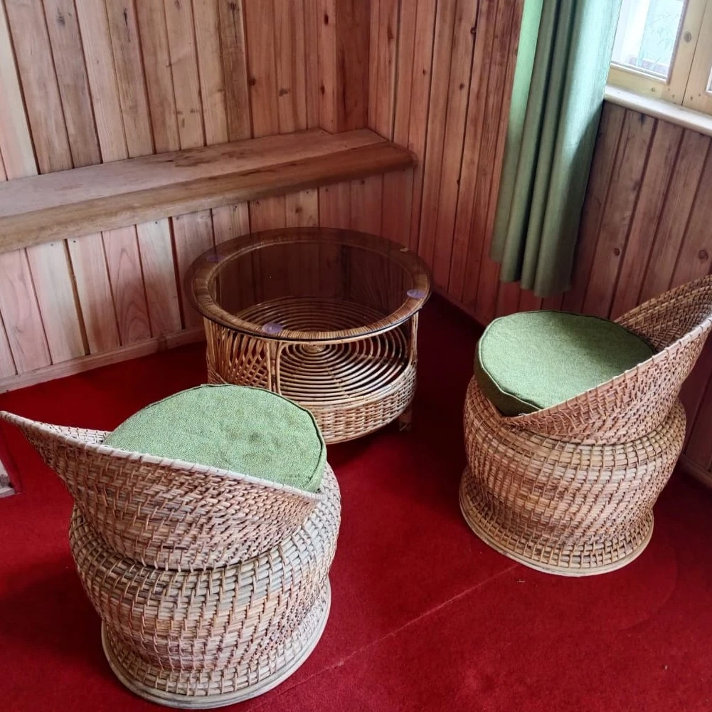 Guest testimonial photo at JoJo Samsuhang Homestay – smiling visitors sharing their experience